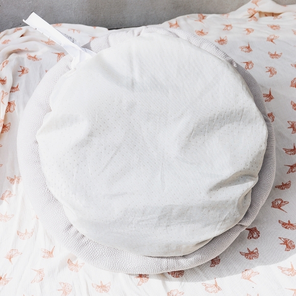 Beautiful Grey Dog Bed Like New - Picture 3 of 5